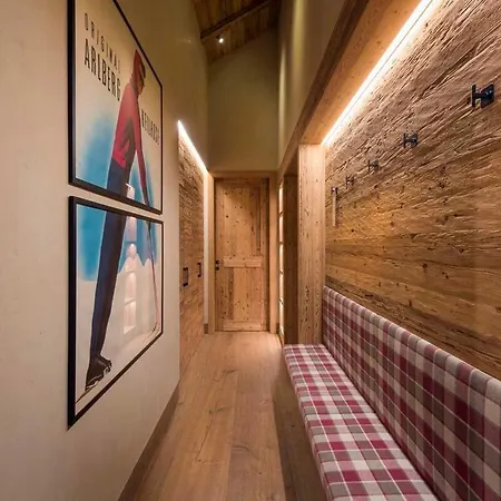 Alpine Luxury With Ski-in Access - Stunning Mountain Views