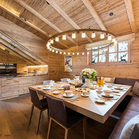 Alpine Luxury With Ski-in Access - Stunning Mountain Views Villa