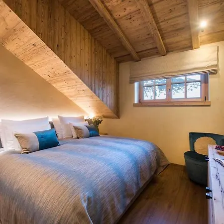 Villa Alpine Luxury With Ski-in Access - Stunning Mountain Views *